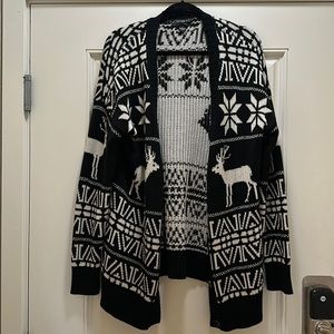 Forever 21 Navy Blue and White Reindeer Cardigan- Size 1X (plus sizes)